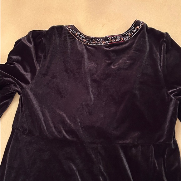 Embroidered Velvet Tunic Top Size L Black - Picture 2 of 2